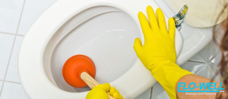 How to Fix An Overflowing Toilet - Flo-Well Drainage and Plumbing